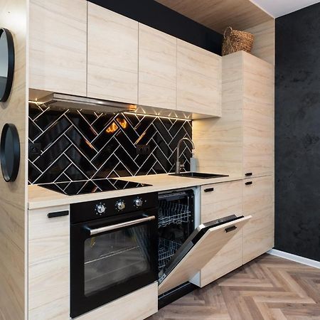 Loft Style Apartments Opienskiego With Parking By Noclegi Renters 포즈난 외부 사진