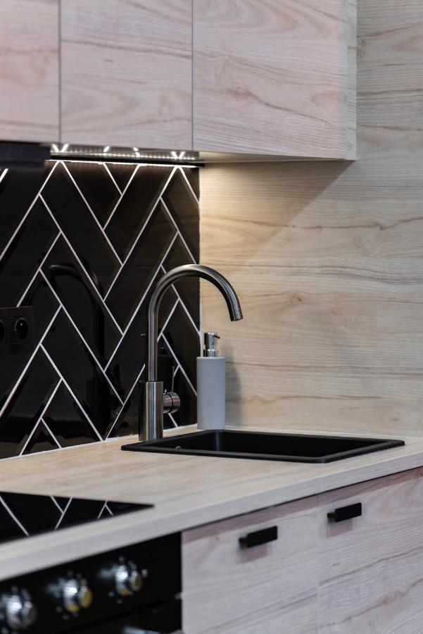Loft Style Apartments Opienskiego With Parking By Noclegi Renters 포즈난 외부 사진