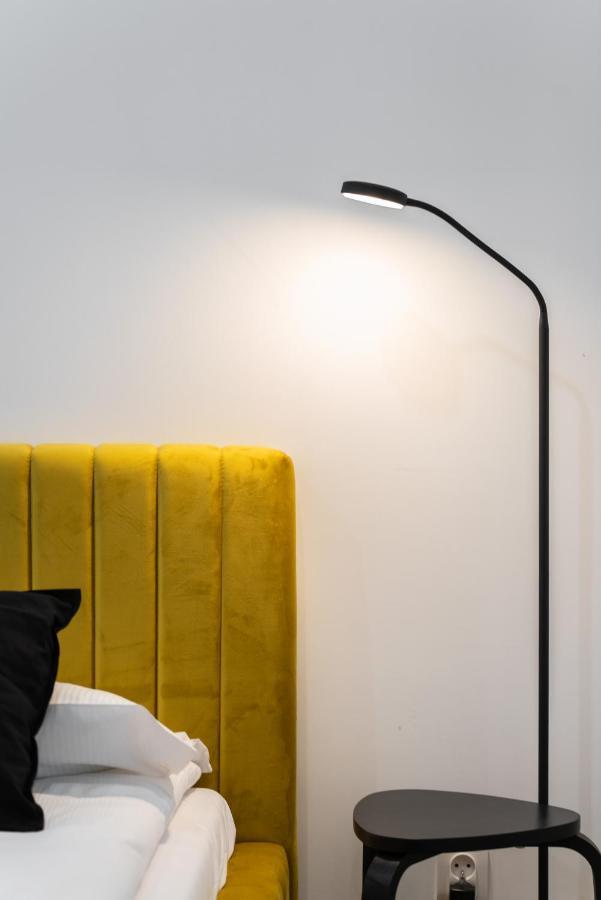Loft Style Apartments Opienskiego With Parking By Noclegi Renters 포즈난 외부 사진